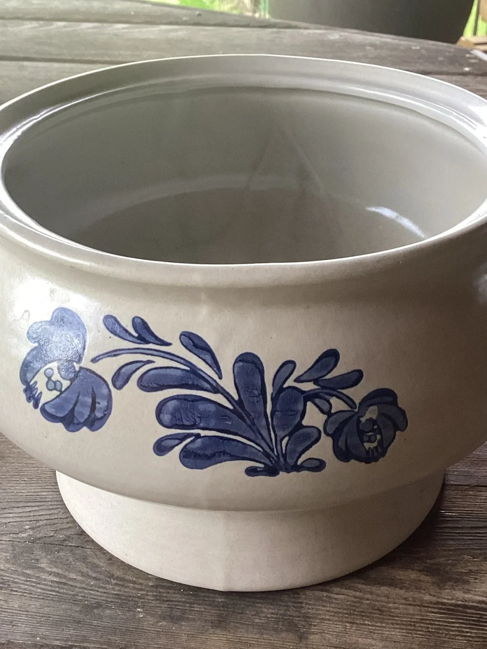 Pfaltzgraff Yorktowne Vintage Soup Tureen - no lid or ladle